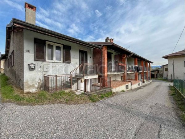 casa indipendente in vendita a Ranco in zona Uponne