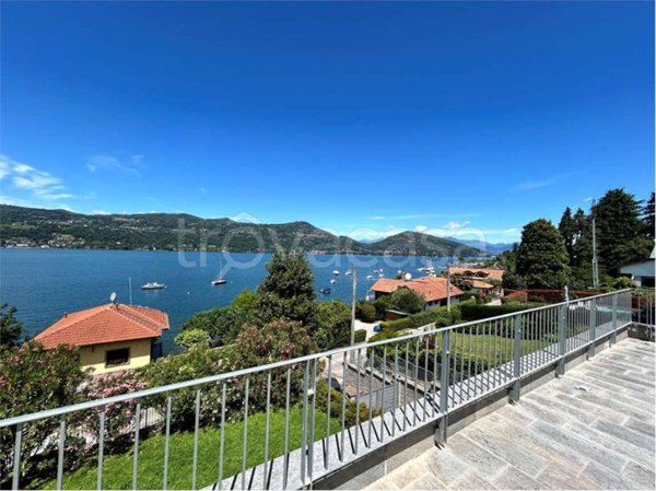 casa indipendente in vendita a Ranco