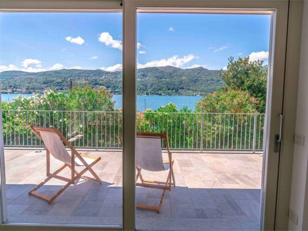 casa indipendente in vendita a Ranco