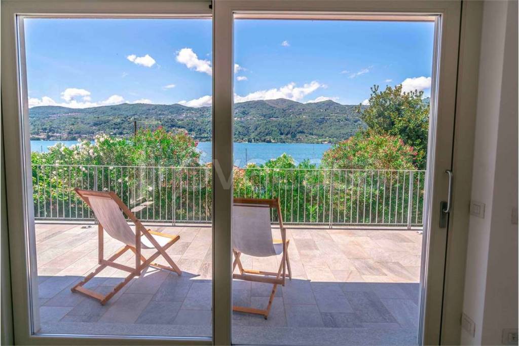 casa indipendente in vendita a Ranco