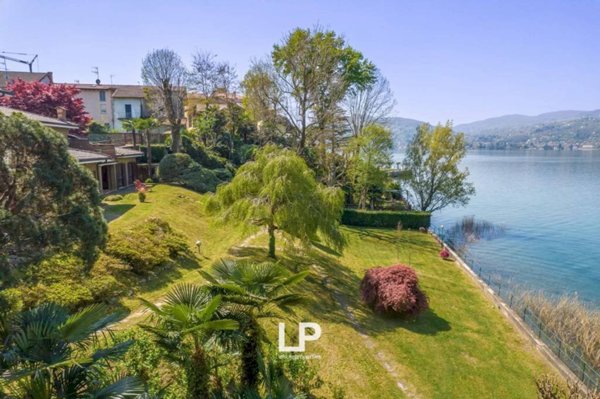 casa indipendente in vendita a Ranco