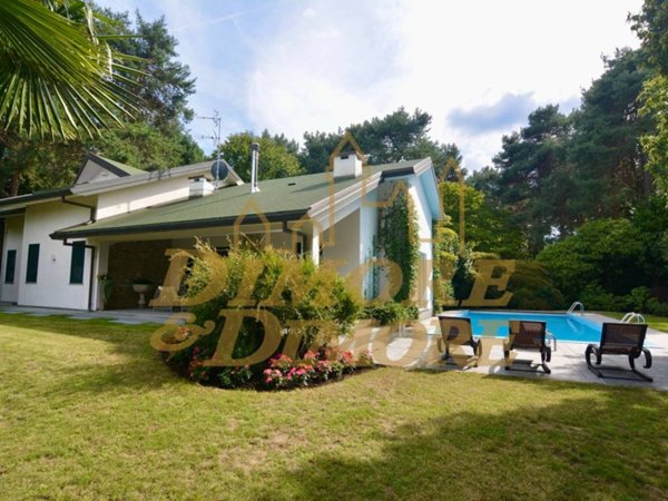 casa indipendente in vendita a Ranco