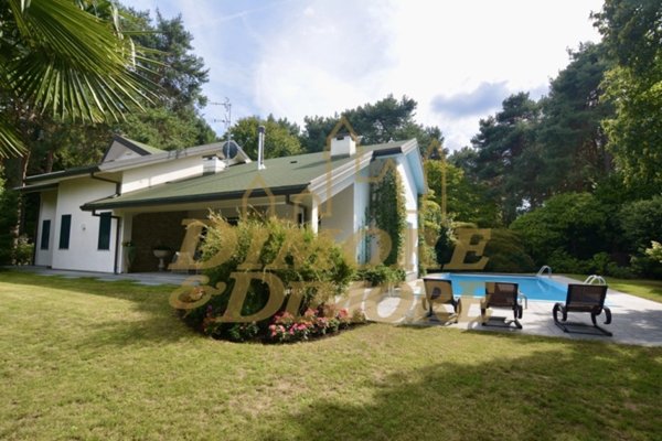 casa indipendente in vendita a Ranco