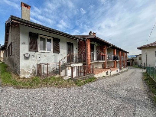 appartamento in vendita a Ranco in zona Uponne