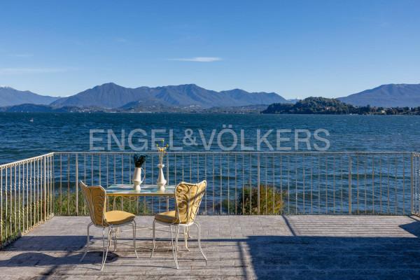 casa indipendente in vendita a Ranco