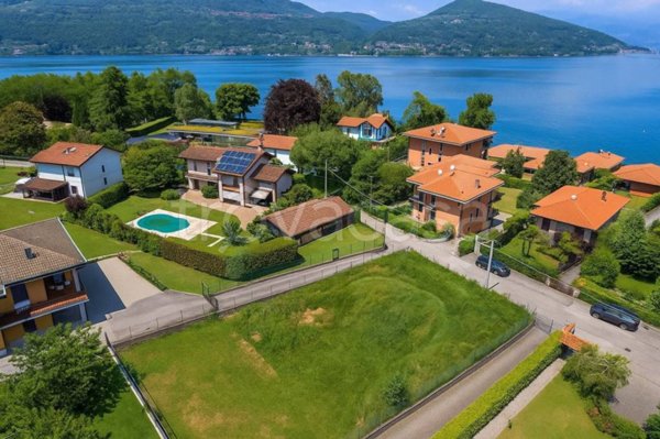 casa indipendente in vendita a Ranco