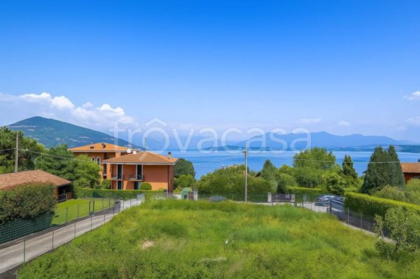 casa indipendente in vendita a Ranco