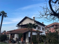 casa indipendente in vendita a Ranco