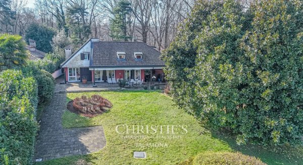 villa in vendita a Ranco