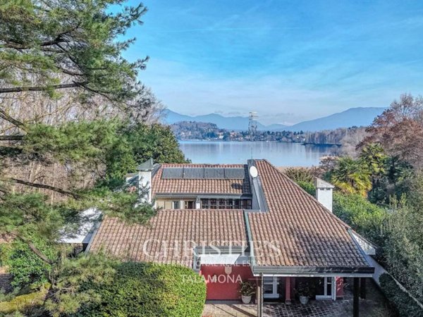 casa indipendente in vendita a Ranco