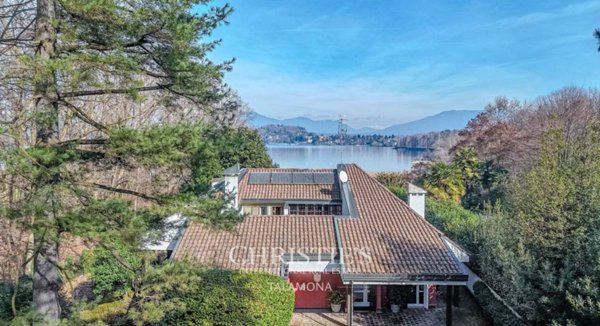 casa indipendente in vendita a Ranco