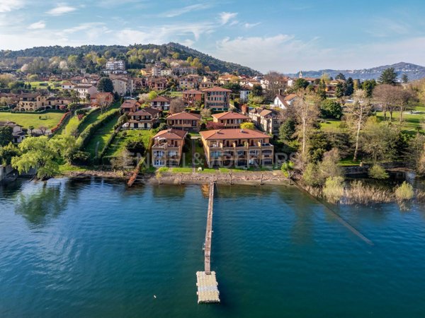 casa indipendente in vendita a Ranco