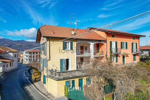 casa indipendente in vendita a Ranco