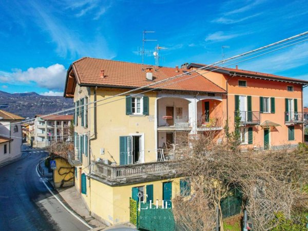 casa indipendente in vendita a Ranco