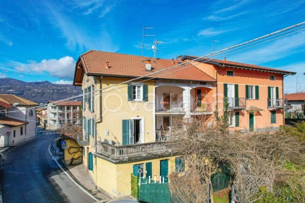 casa indipendente in vendita a Ranco