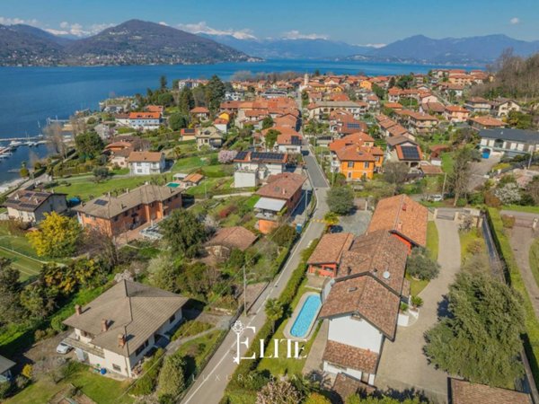 casa indipendente in vendita a Ranco