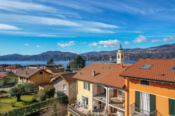 appartamento in vendita a Ranco in zona Uponne