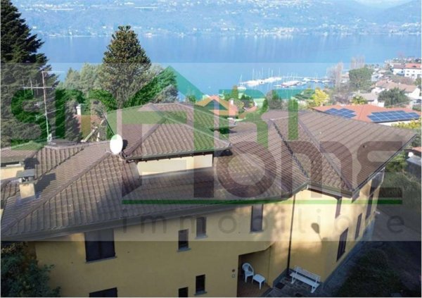 casa indipendente in vendita a Ranco