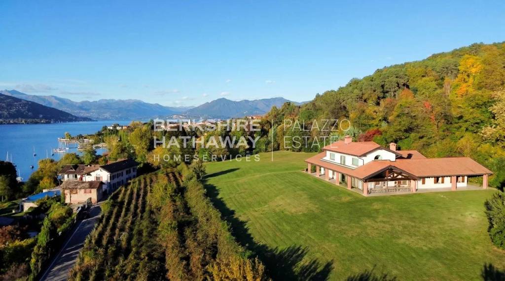 casa indipendente in vendita a Ranco