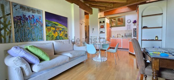 appartamento in vendita a Ranco in zona Uponne