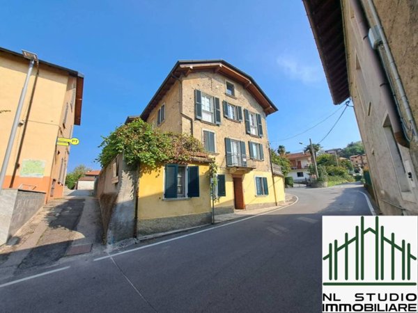 appartamento in vendita a Ranco in zona Uponne