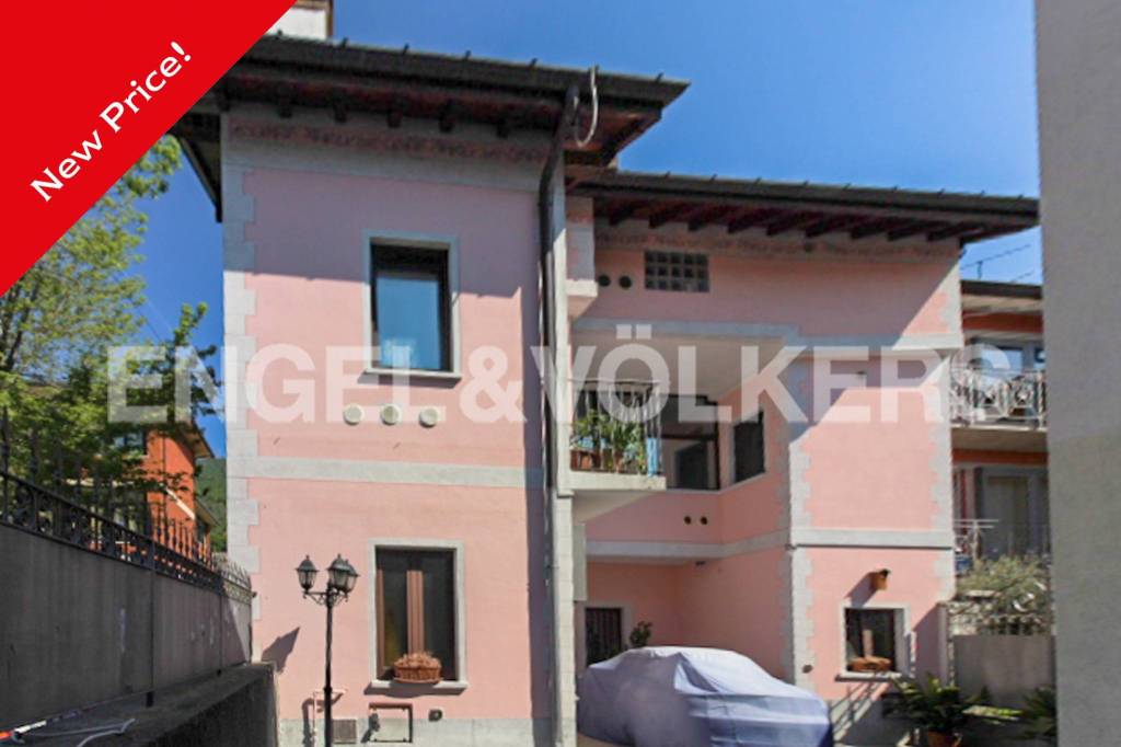 casa indipendente in vendita a Saltrio