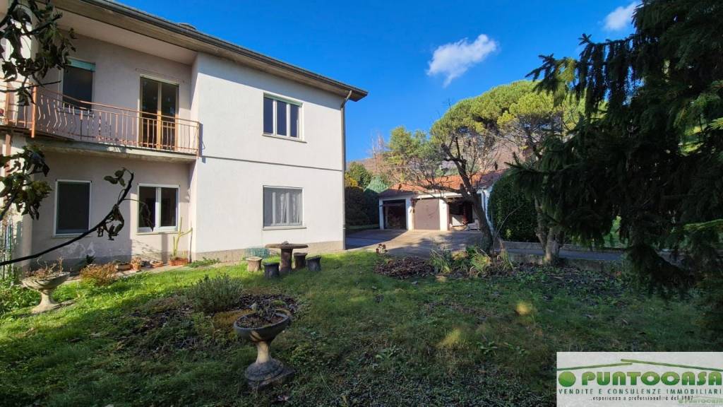 casa indipendente in vendita a Saltrio