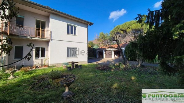 casa indipendente in vendita a Saltrio