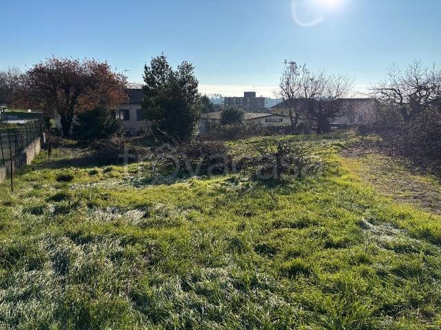 terreno edificabile in vendita a Saltrio