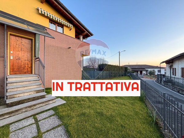 casa semindipendente in vendita a Saltrio