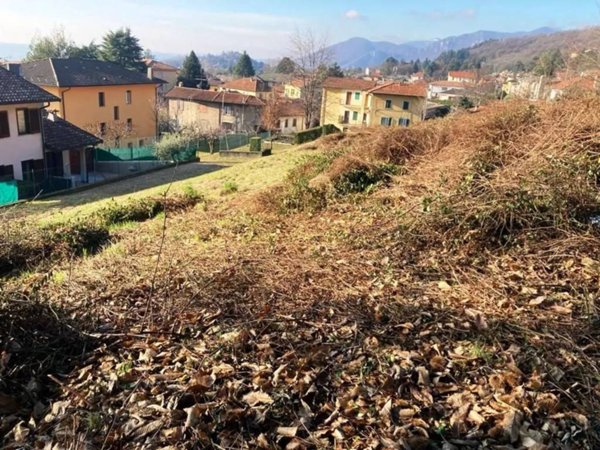 terreno edificabile in vendita a Saltrio