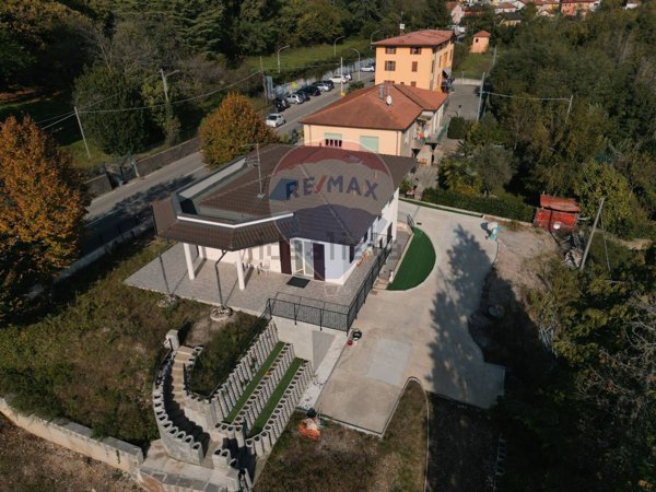 casa indipendente in vendita a Saltrio