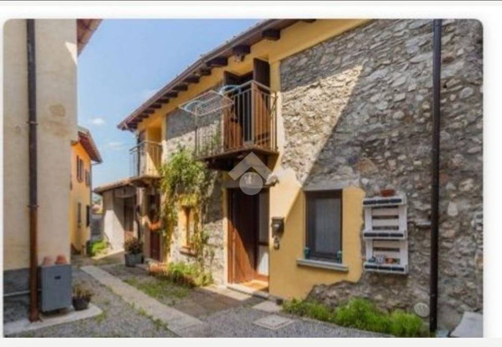 appartamento in vendita a Saltrio