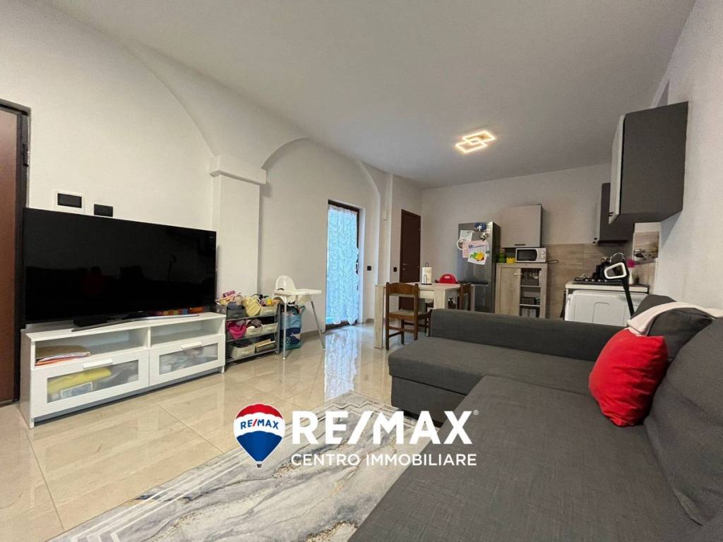 casa indipendente in vendita a Saltrio