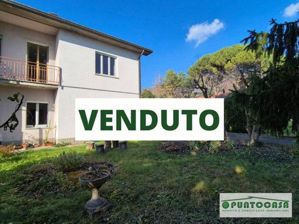 casa indipendente in vendita a Saltrio