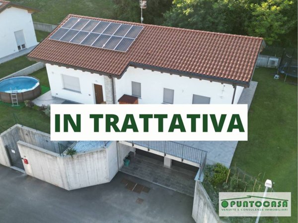 casa indipendente in vendita a Saltrio