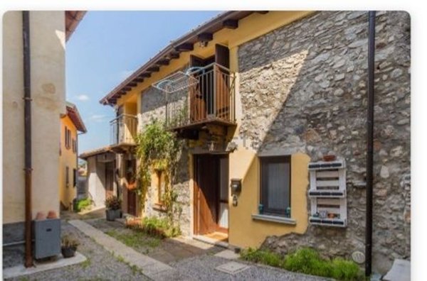 appartamento in vendita a Saltrio