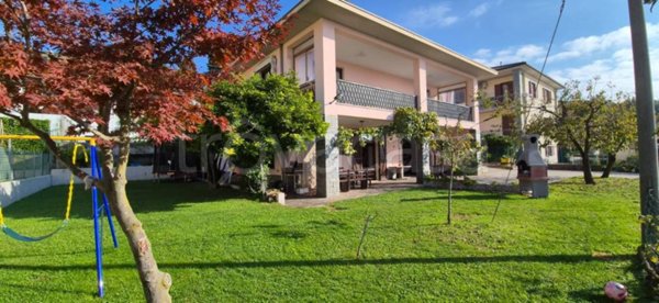 casa indipendente in vendita a Saltrio