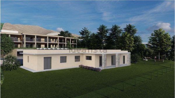 casa indipendente in vendita a Saltrio