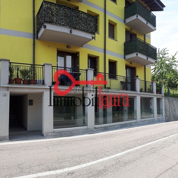 ufficio in vendita a Saltrio