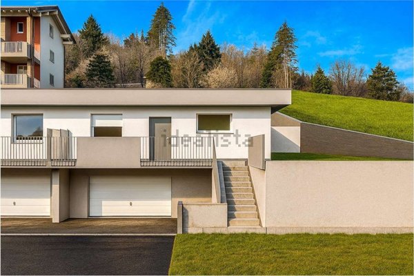 quadrivano in vendita a Saltrio