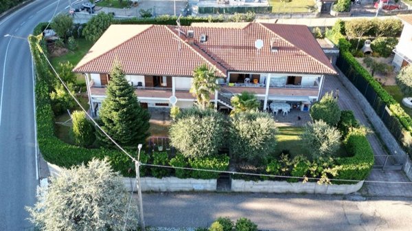 casa indipendente in vendita a Saltrio