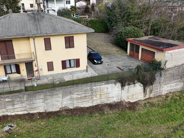 casa indipendente in vendita a Saltrio