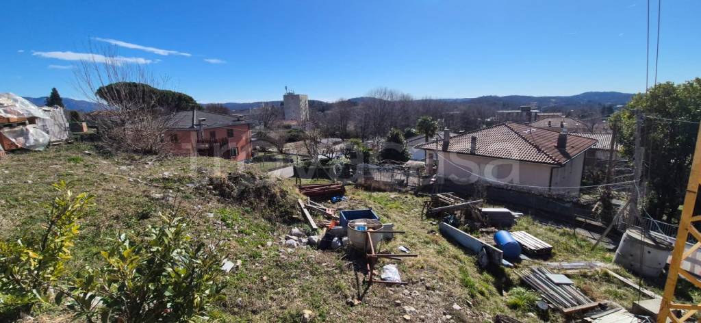 terreno agricolo in vendita a Saltrio