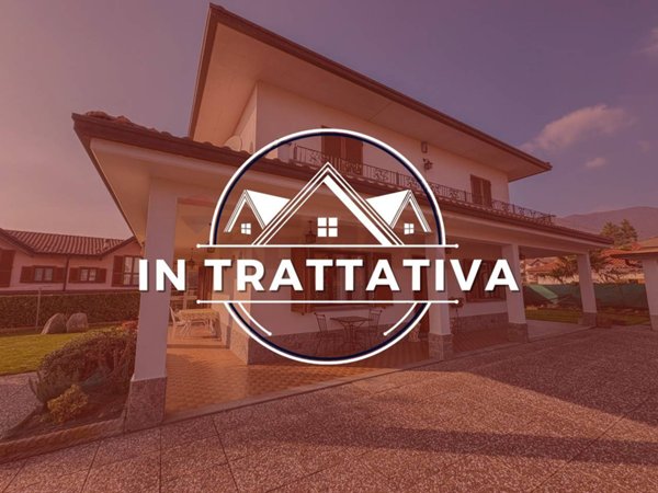 casa indipendente in vendita a Saltrio