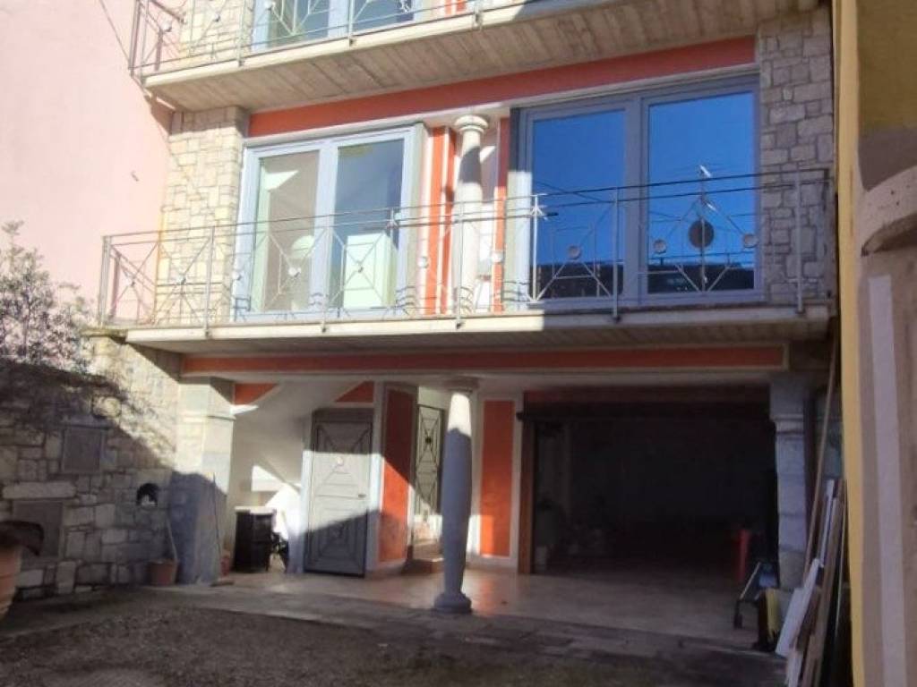 appartamento in vendita a Saltrio