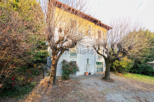 casa indipendente in vendita a Saltrio