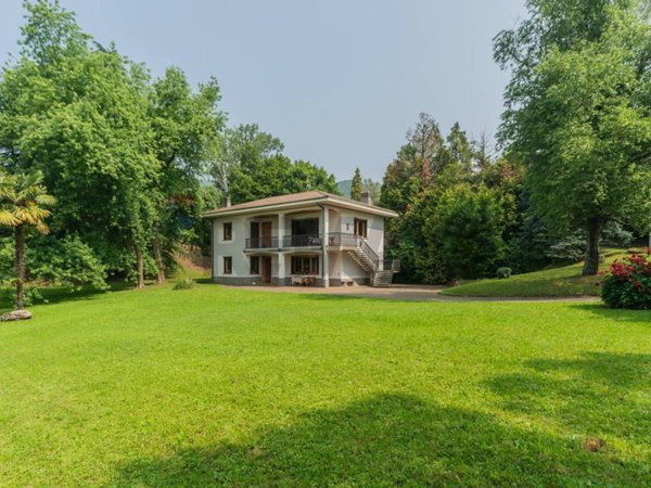 casa indipendente in vendita a Saltrio
