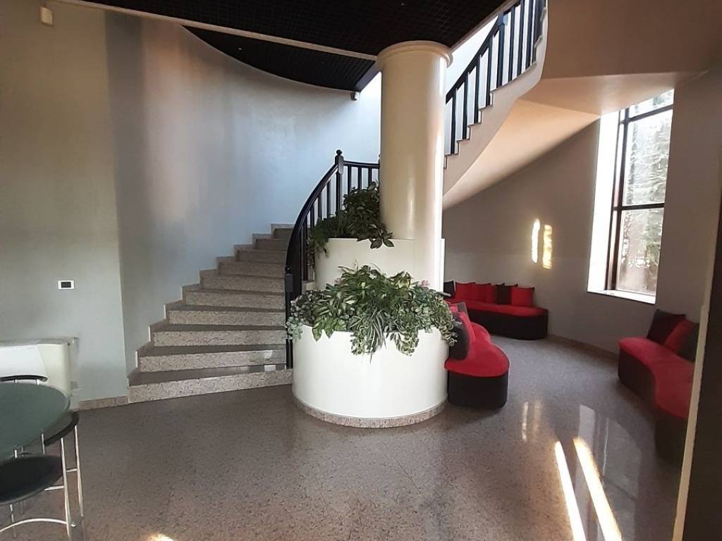 locale commerciale in vendita a Samarate