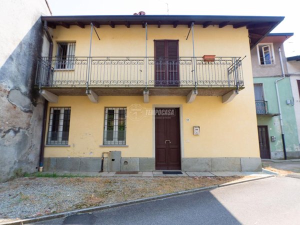 casa indipendente in vendita a Samarate